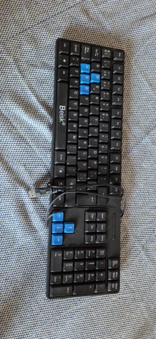Teclado Beisk Negro y Azul