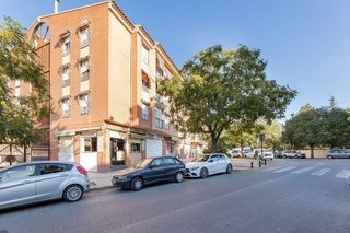 Local comercial en venta en Polígono Cartuja – La Paz en Granada