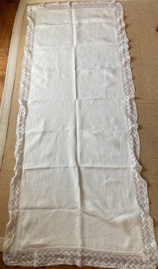 Caminho de mesa linho e renda antigo