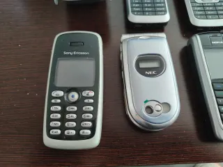 Lote de 11 móviles antiguos.