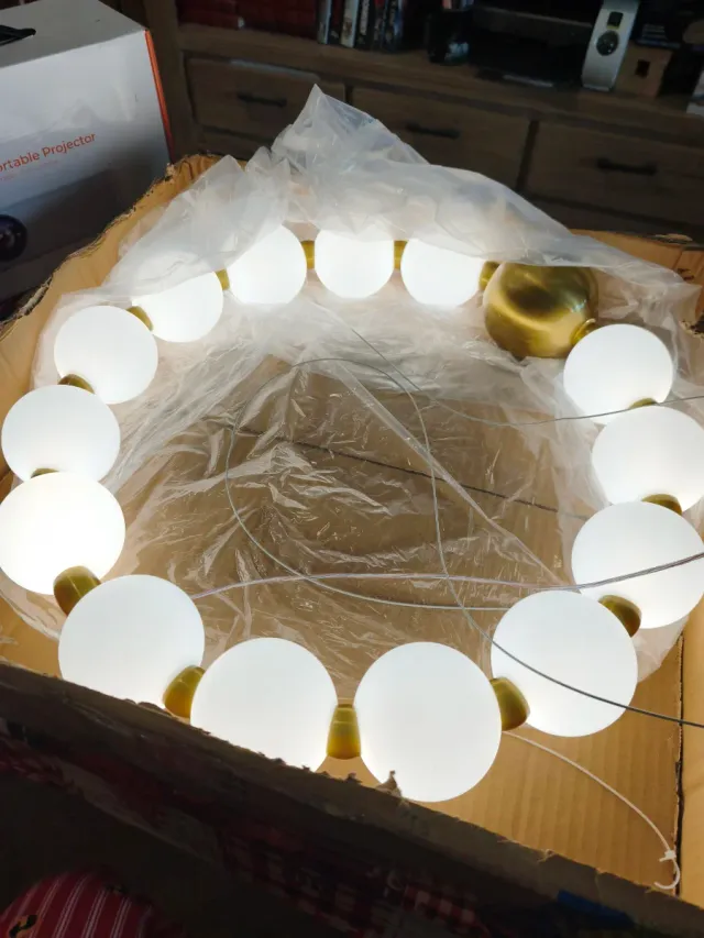 Lámpara Colgante Aro Esferas Doradas