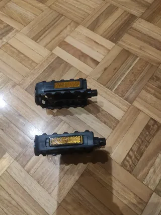 Pedales de bicicleta negros