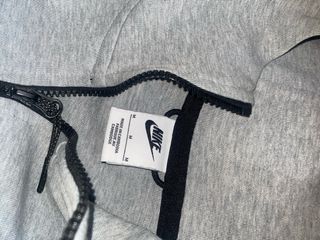 Nike Tech Fleece Gris