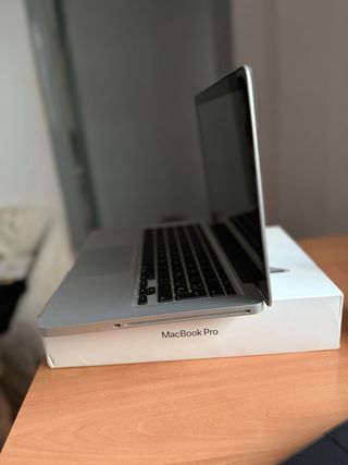 MacBook Pro 13 i5 16GB RAM 500GB SSD + Office 2019
