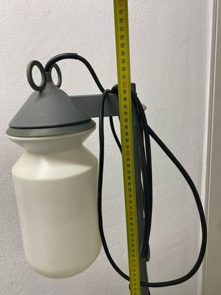 Lámpara de pie exterior gris y blanca