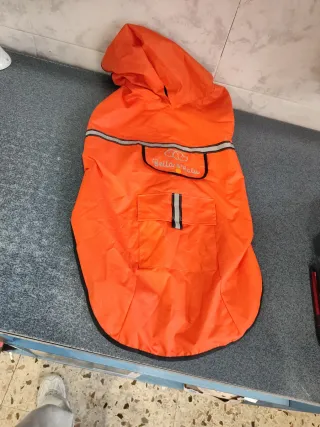 Chubasquero para perro naranja
