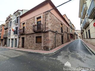 Chalet en venta en Linares