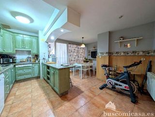 Chalet en venta en Linares