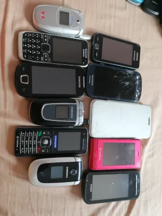 Lote de móviles antiguos