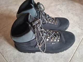 Botas Trekking y Montaña Azul Grisáceo