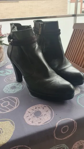 Botines Patricia Miller Piel T40 Negros