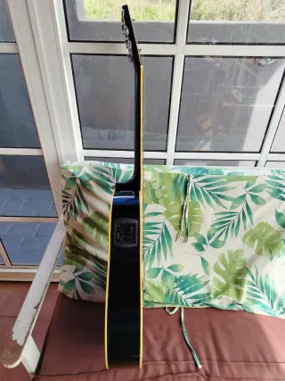 Guitarra Electroacústica Negra APX500II