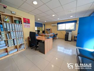 Nave industrial en venta en Linares