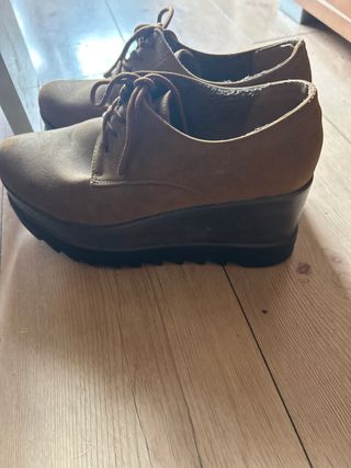 Zapatos marrones de plataforma