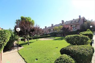 Casa adosada en alquiler en El Burgo en Rozas de Madrid (Las)