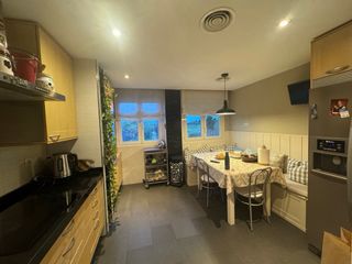 Mesa comedor y esquinero blanco, blanco roto