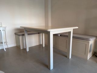 Mesa comedor y esquinero blanco, blanco roto