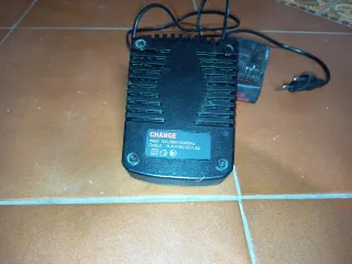 Cargador y batería Bosch 14.4V