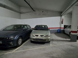 Garaje en venta en Can Serra en Hospitalet de Llobregat, L´