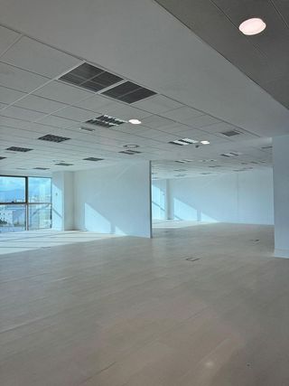 Oficina en alquiler en Las Lagunas en Mijas