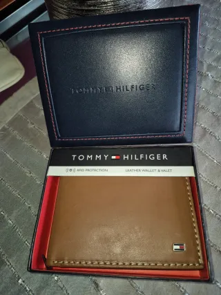 Cartera Billetero de cuero nueva de Tommy Hilfiger