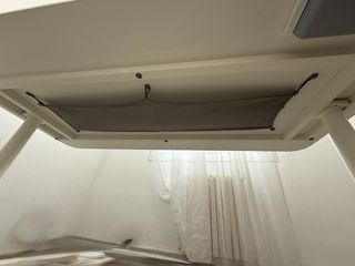 Mesa BEKANT Ikea 160x80 con ruedas. Elevable.