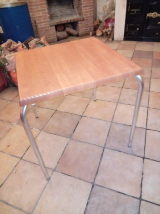 Mesa de bar apilable madera y metal