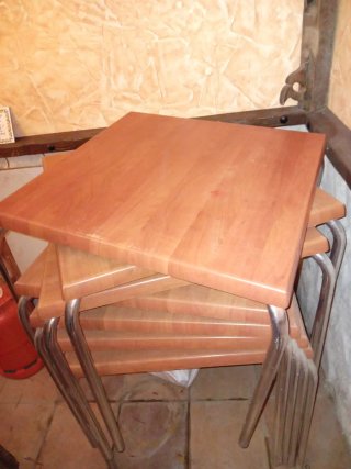 Mesa de bar apilable madera y metal