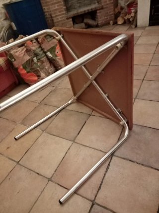 Mesa de bar apilable madera y metal