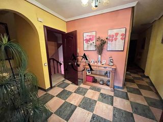 Chalet en venta en Lucena