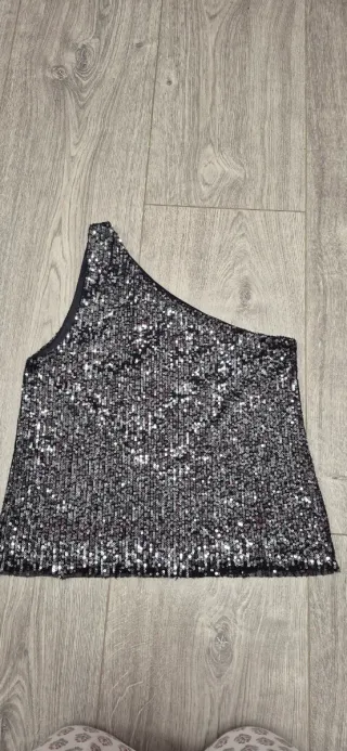 Top lentejuelas asimétrico negro/plata