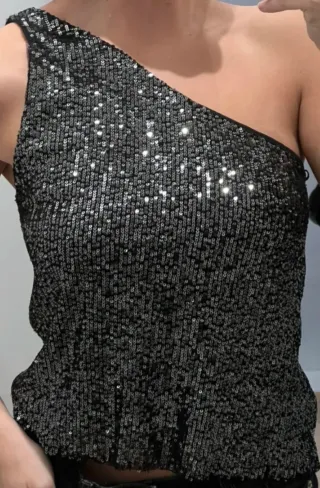 Top lentejuelas asimétrico negro/plata