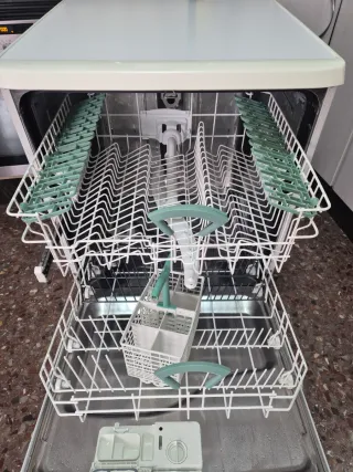 Lavavajillas Ariston LSE620 T Blanco