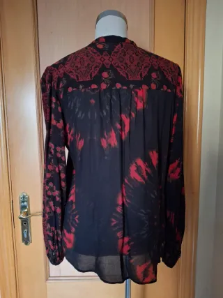 Blusa Desigual Negra y Roja