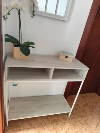 Recibidor estrecho madera y metal, en color gris