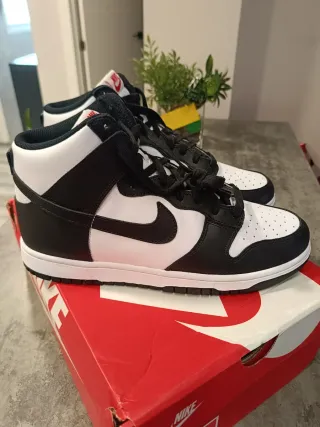 Nike Dunk Low Blanco y Negro