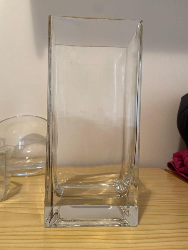 Jarrón de vidrio rectangular