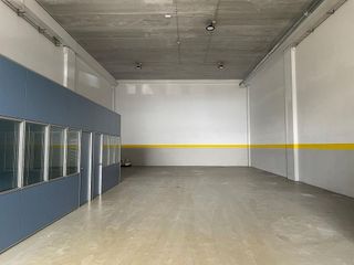 Nave industrial en alquiler en Port en Badalona
