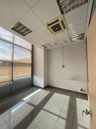 Nave industrial en alquiler en Port en Badalona