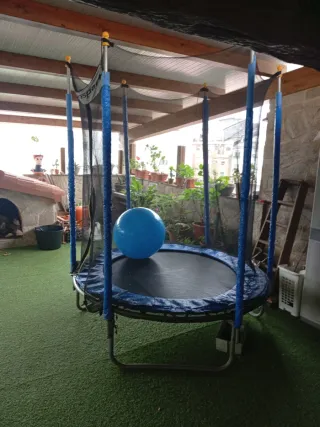 Cama elástica infantil con red de seguridad