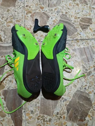 Zapatillas Clavos Adidas Negras,Verdes y amarillas