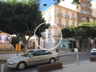 Local comercial en alquiler en Centro en Almería