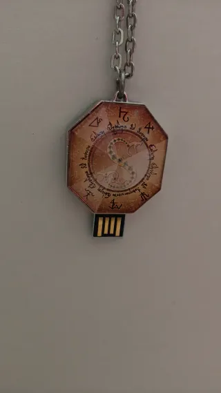 Colgante pendrive Horrocrux Harry Potter