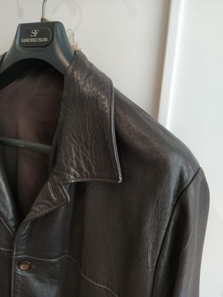 Chaqueta de cuero marrón