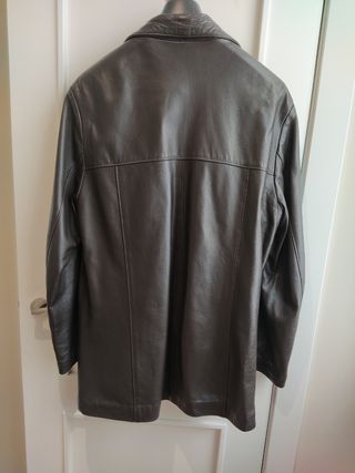 Chaqueta de cuero marrón