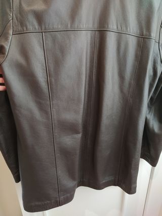 Chaqueta de cuero marrón