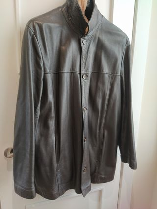 Chaqueta de cuero marrón