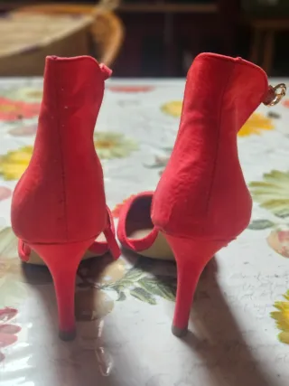 Zapatos de tacón rojos SUITEBLANCO