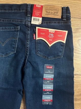 Vaqueros Levi's Skinny Nuevos con etiquetas niña