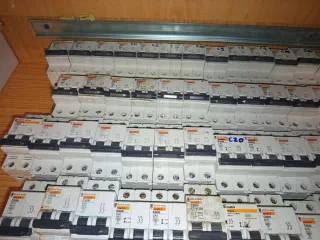 Interruptores magnetotérmicos varias marcas